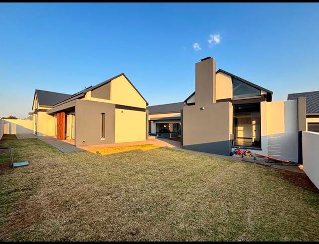 4 BEDROOM HOUSE FOR SALE IN MIDSTREAM MEADOWS